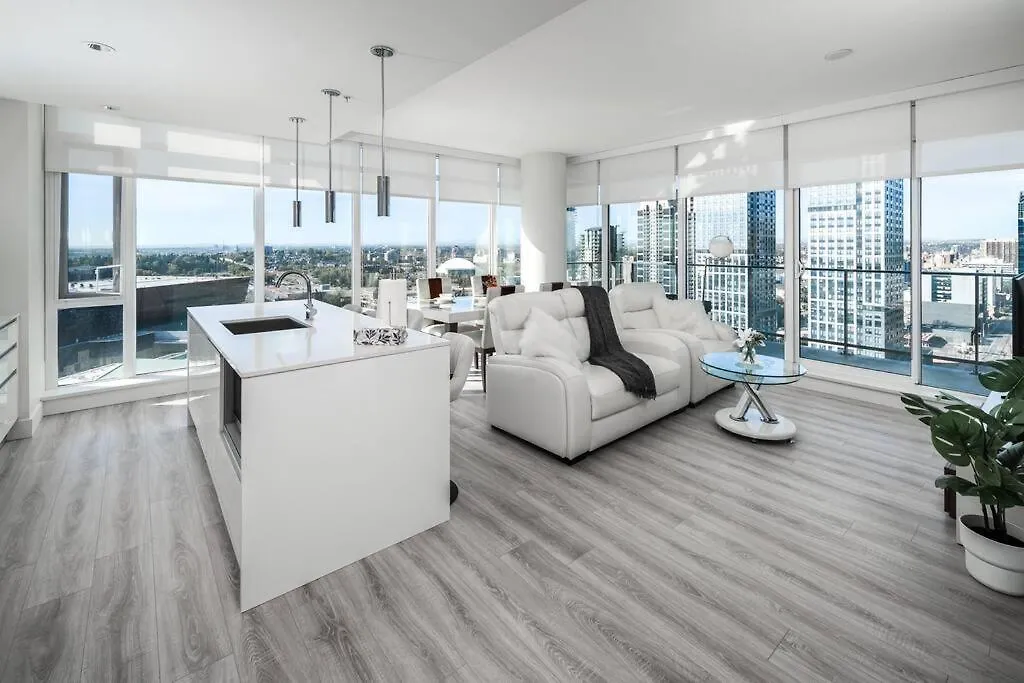 Luxury Condo Stampede/Sky View, Free Parking, Gym Calgary Canada